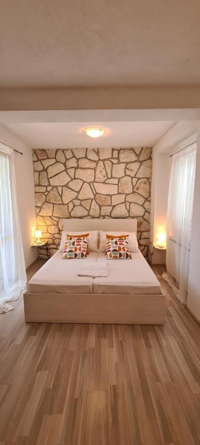 Apartments Antonia Hvar Town Bagian luar foto