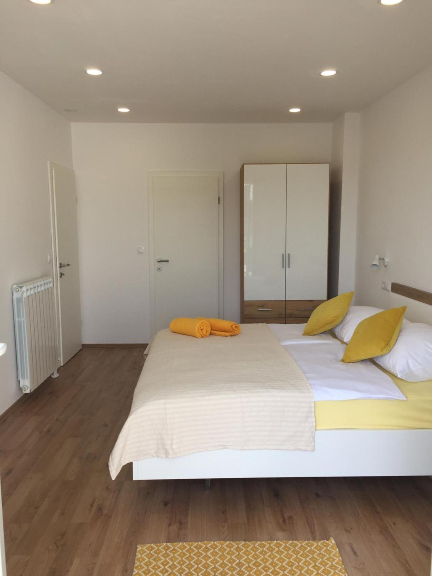 Apartments Antonia Hvar Town Bagian luar foto